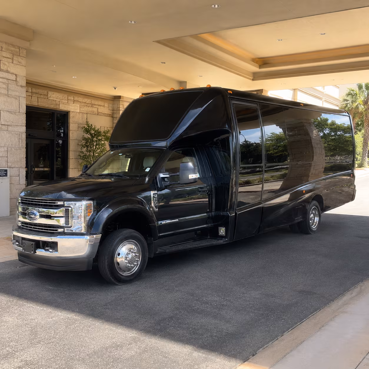 jackson holiday party bus rental